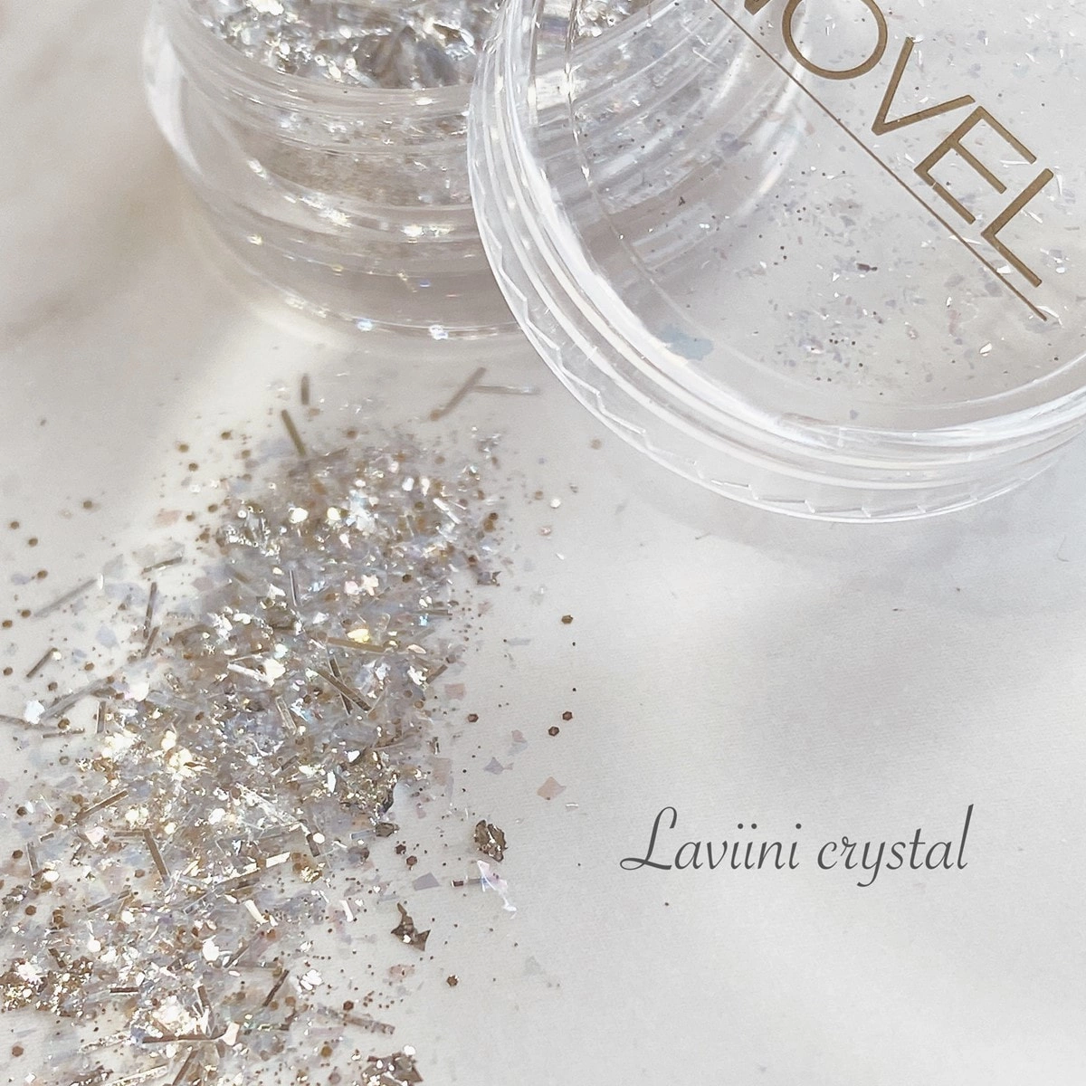 NOVEL Laviini crystal glitter